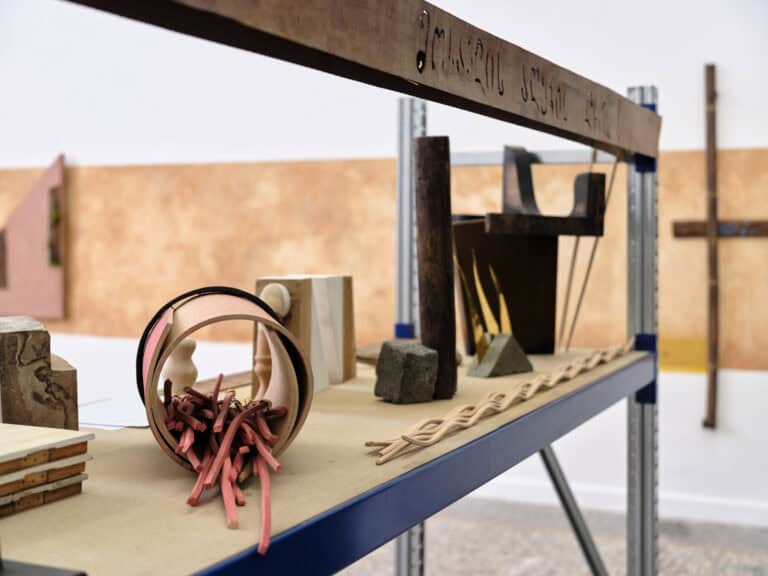 Foto: Kunstwerke in Galerieraum