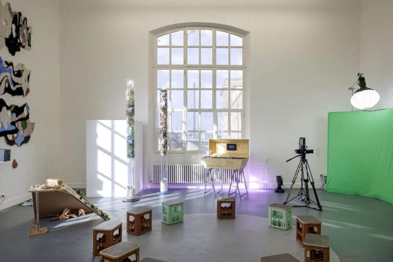 Foto: Kunstwerke in Galerieraum