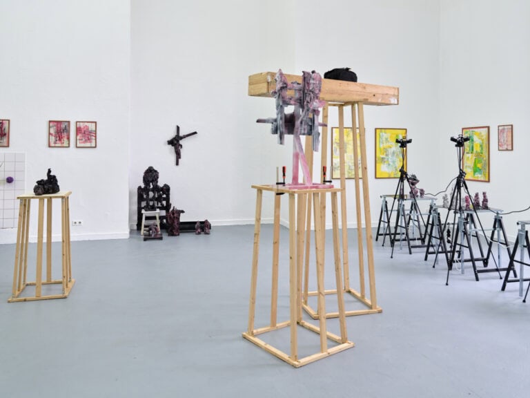 Foto: Kunstwerke in Galerieraum