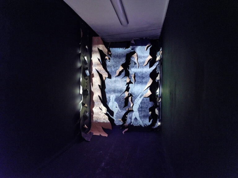 Foto: Kunstwerke in Galerieraum