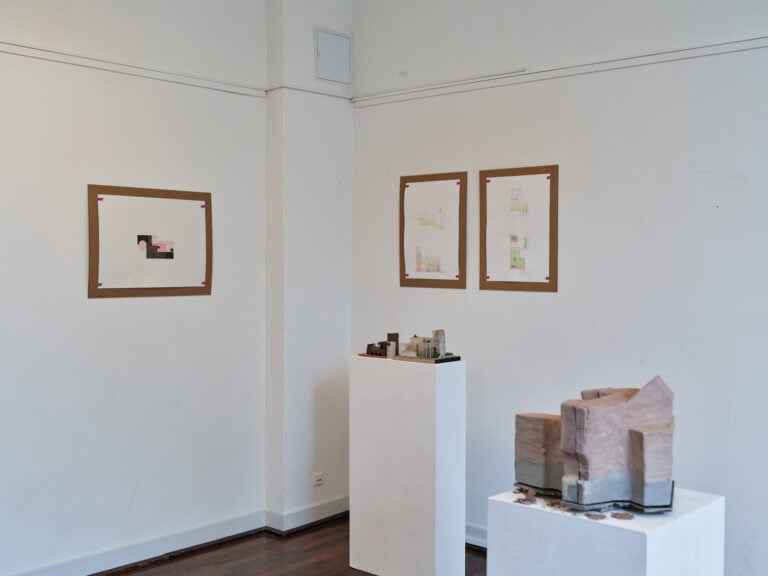 Foto: Kunstwerke in Galerieraum