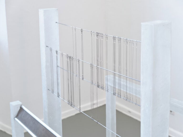 Foto: Nahaufnahme eines Objektes aus unterschiedlichen Materialien.