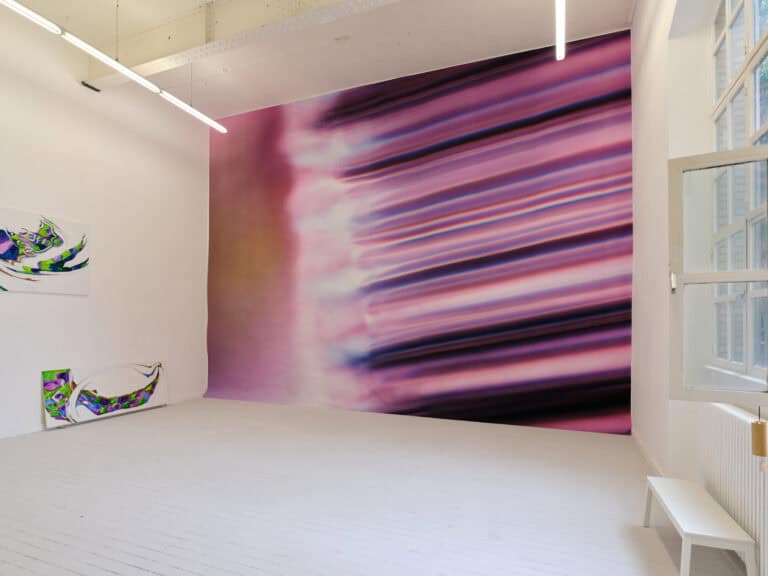 Foto: Kunstwerke in Galerieraum