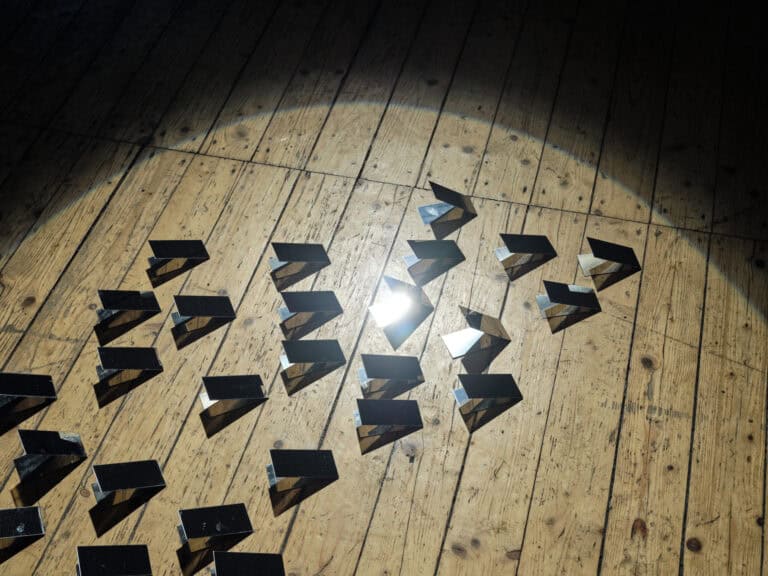 Foto: Kunstwerke in Galerieraum