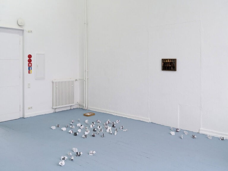 Foto: Kunstwerke in Galerieraum