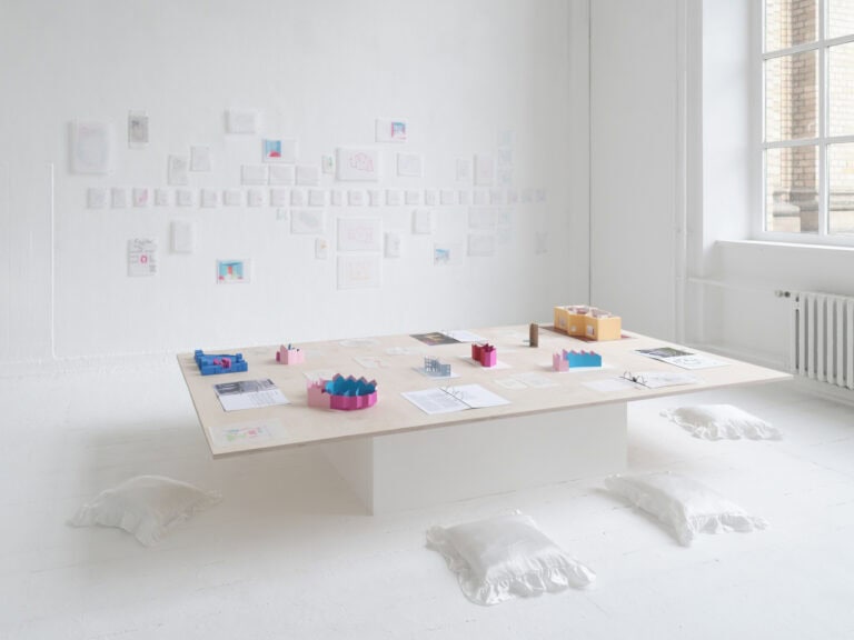 Foto: Kunstwerke in Galerieraum