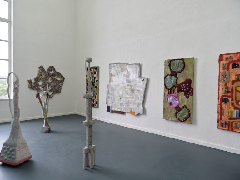 Foto: Kunstwerke in Galerieraum