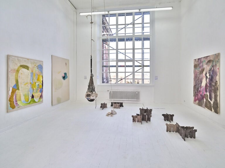 Foto: Kunstwerke in Galerieraum