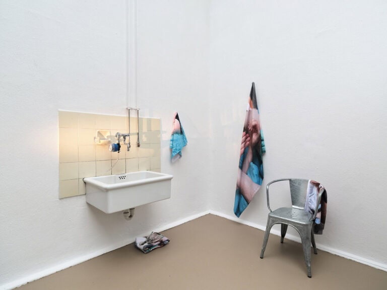 Foto: Kunstwerke in Galerieraum