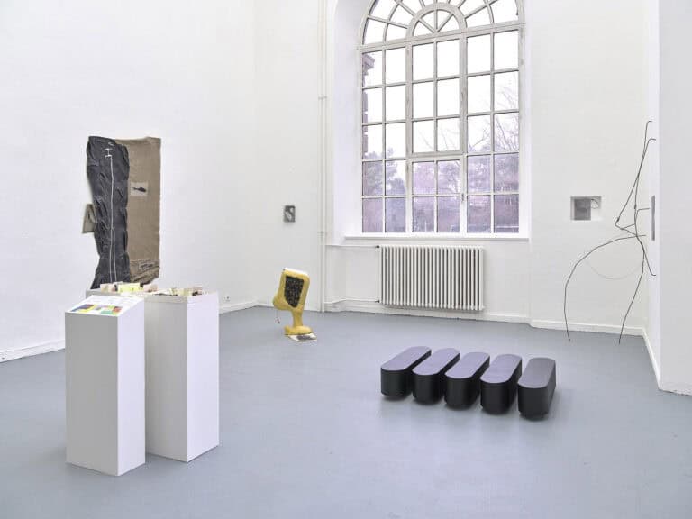 Foto: Kunstwerke in Galerieraum