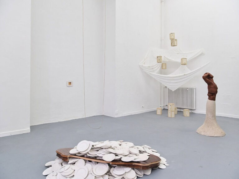 Foto: Kunstwerke in Galerieraum