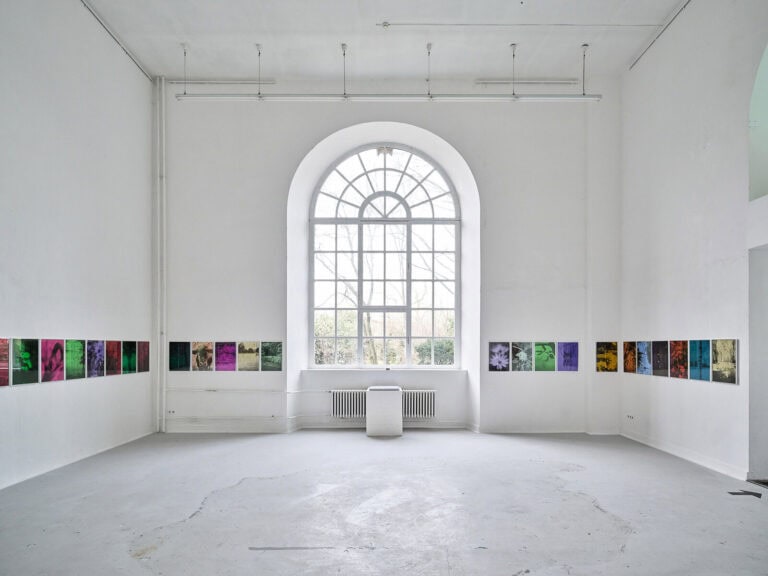 Foto: Kunstwerke in Galerieraum