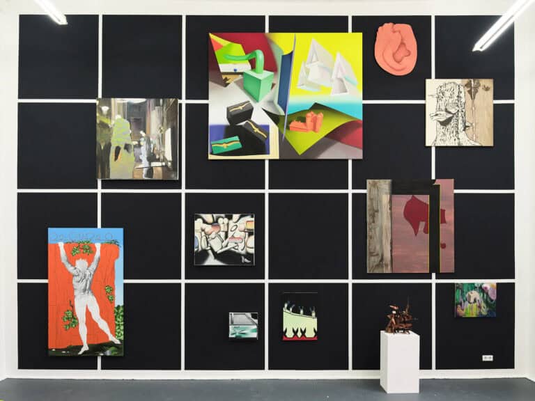 Foto: Kunstwerke in Galerieraum